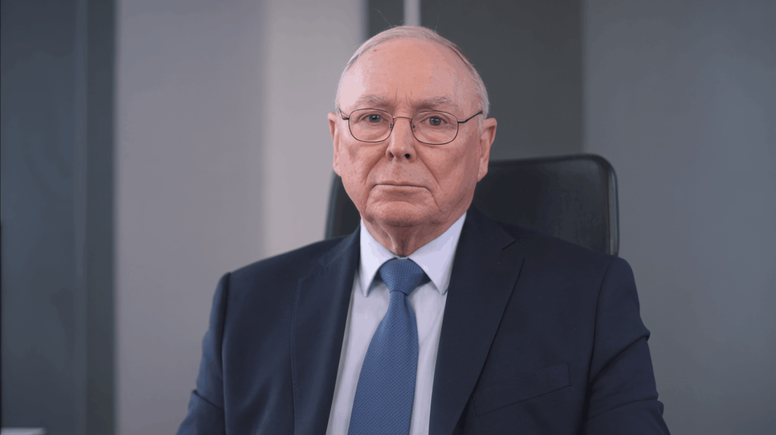 10 Ways to Live a Miserable Life, According to Charlie Munger